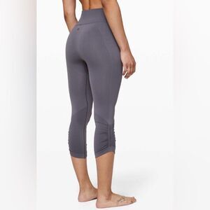 Lululemon Ebb To Street Gray Stretch Ruched Cropped Yoga Gym Capri Leggings 10